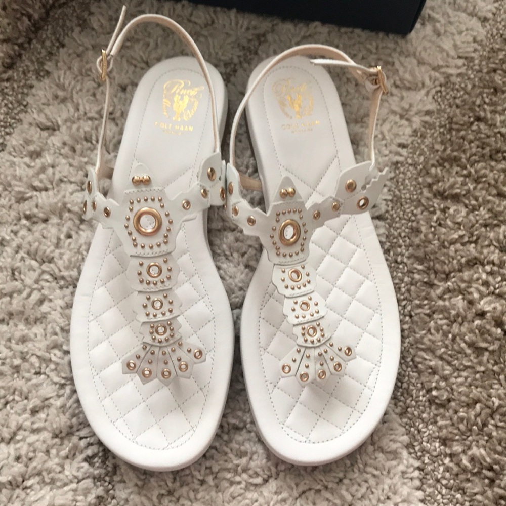 Cole Haan size 9 white sandals gold pinch lobster
